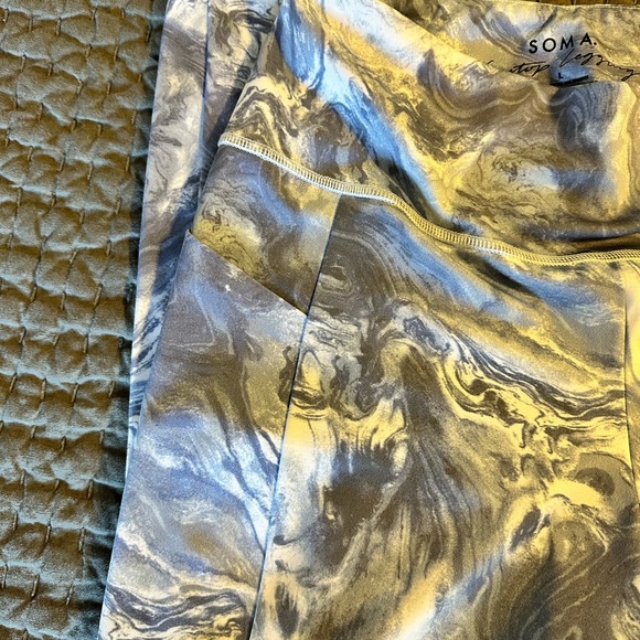 Soma Gray and White Marble Leggings - Picture 3 of 4